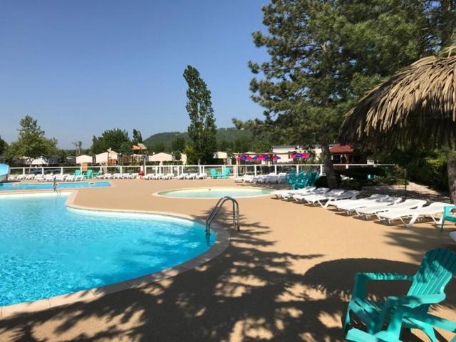 Camping Officiel Siblu Les Rives De Condrieu Bagian luar foto
