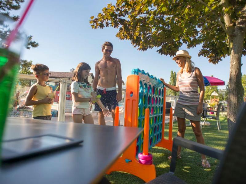 Camping Officiel Siblu Les Rives De Condrieu Bagian luar foto