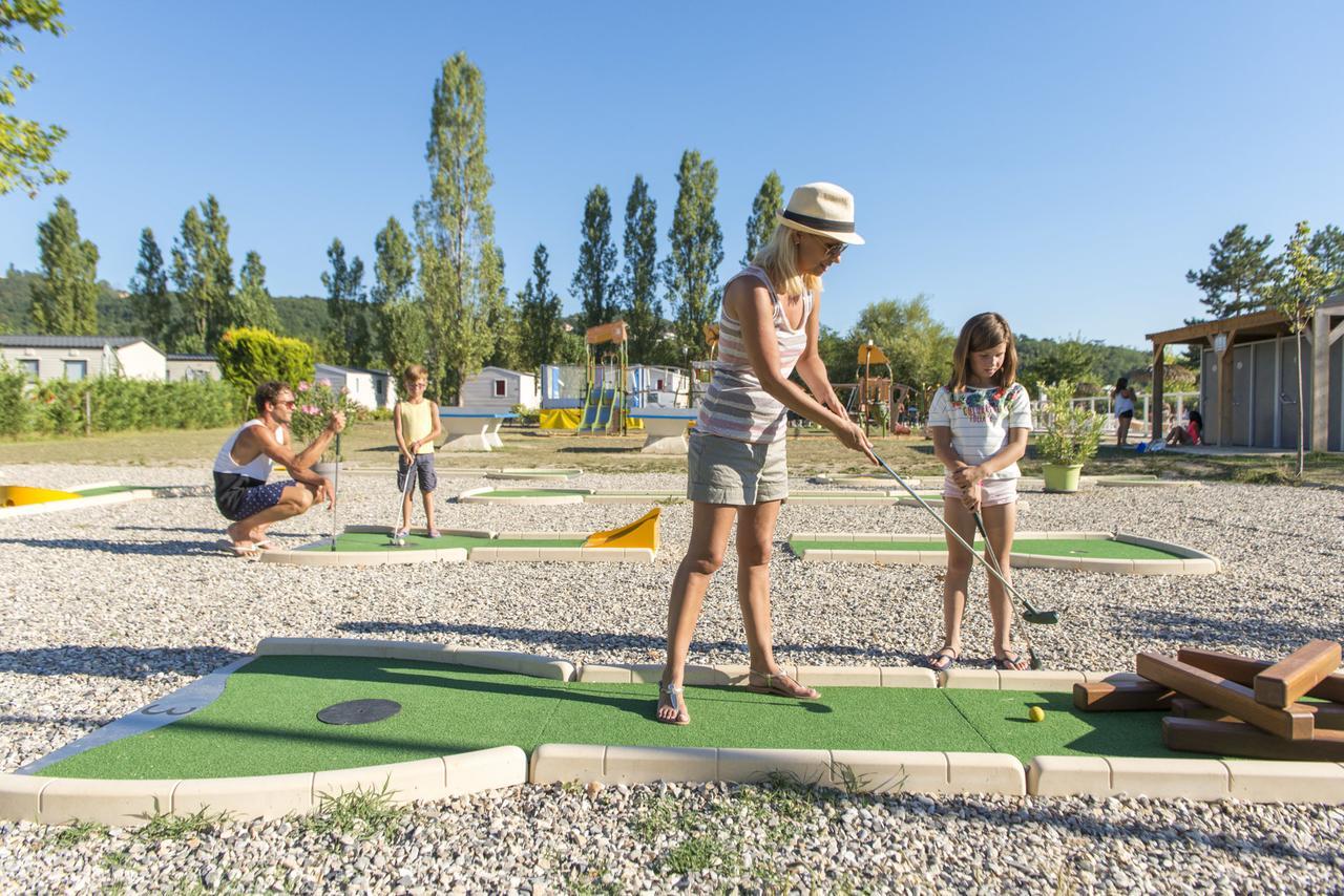 Camping Officiel Siblu Les Rives De Condrieu Bagian luar foto